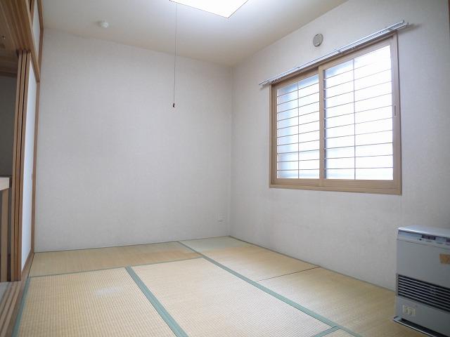 Non-living room. Local (12 May 2013) Shooting