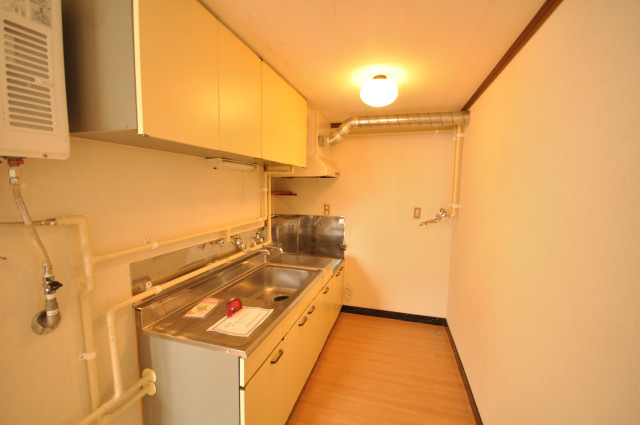 Kitchen. Kitchen is also very spacious! It is will be fun is cooking. 