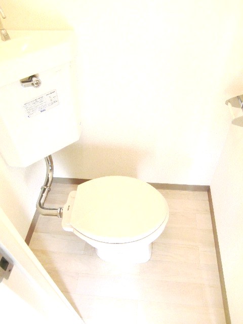 Toilet. It is beautiful in the pre-cleaning