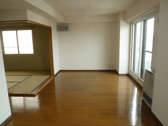 Living and room. Widely outlook good of living space