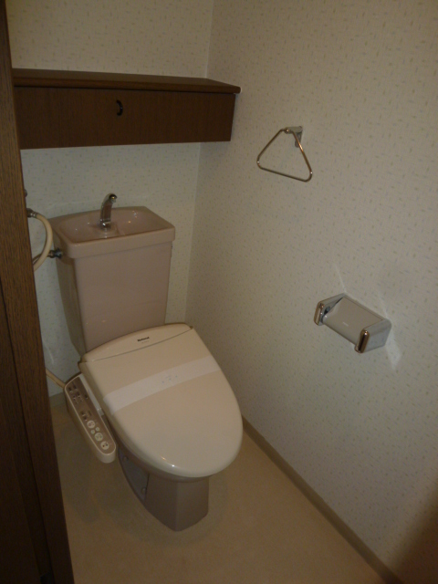 Toilet. Woshure t Tsu with To