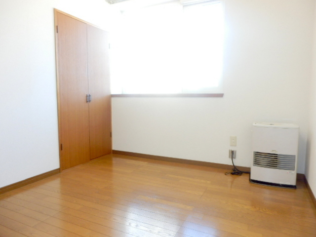 Other room space. It is a popular all-Western-style type of room