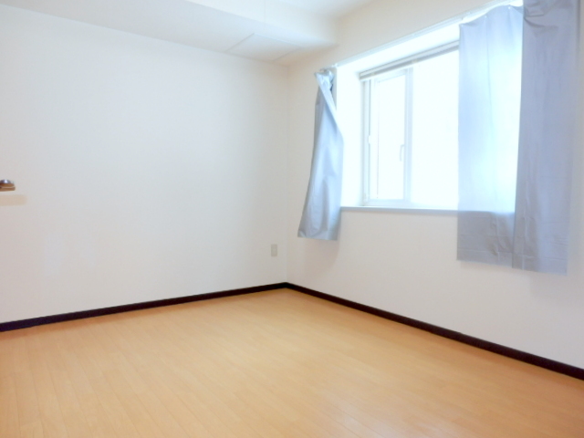 Other room space. It is a popular all-Western-style type of room