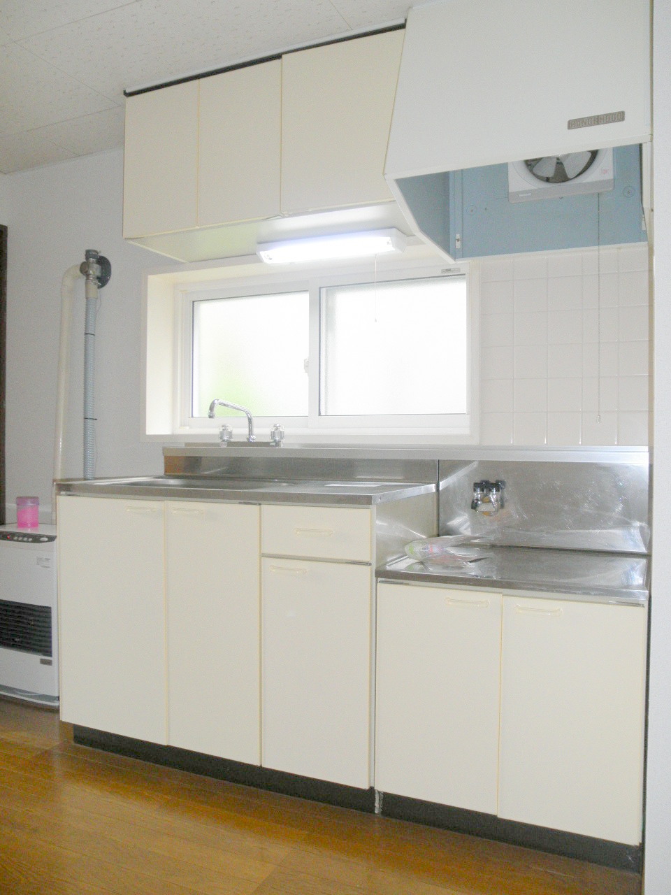 Kitchen. It is beautifully cleaning being completed