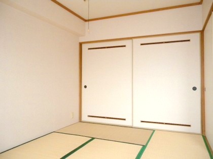 Other room space. It is also beautiful Japanese-style room