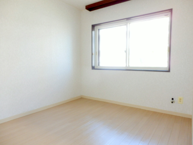 Other room space. It is a popular all-Western-style type of room