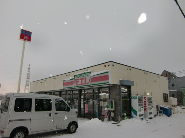 Convenience store. convenience store ・ Moere up (convenience store) 141m