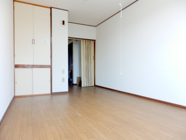 Living and room. Is the square meter number of par 1L
