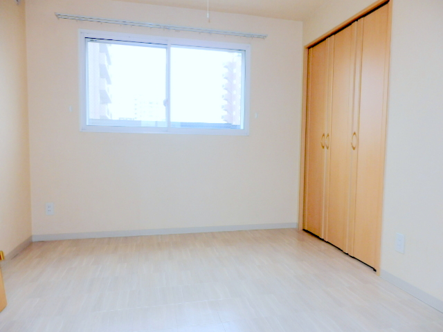 Other room space. It is a popular all-Western-style type of room