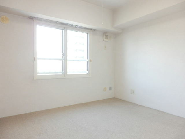 Other room space. Popular condominium is