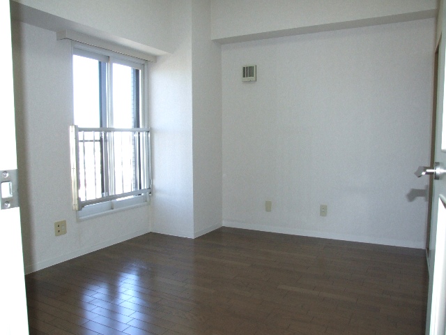 Other room space. Independent of 7.2 quires Western-style