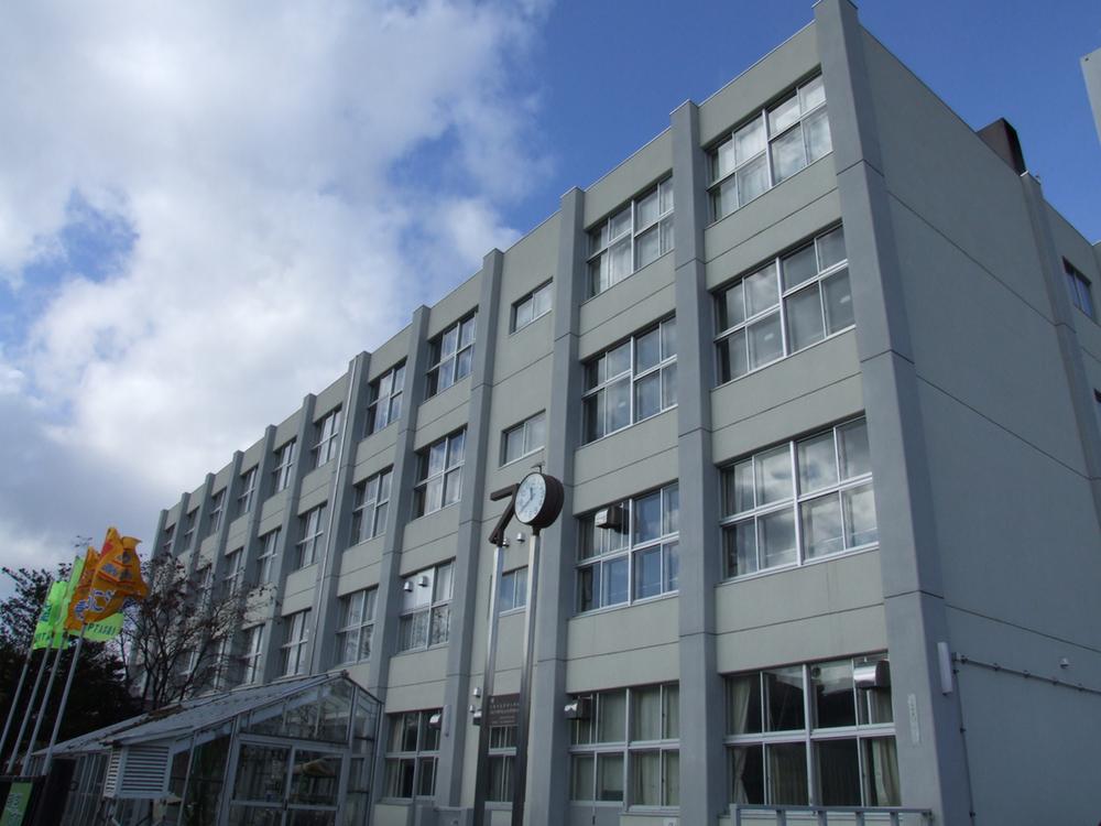 Primary school. 196m to Sapporo Municipal Naebo Elementary School