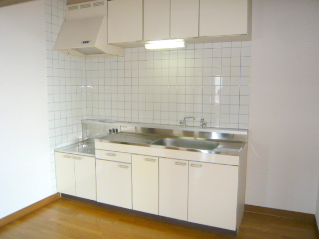 Kitchen. Spacious kitchen! 