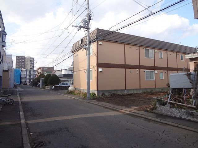 Local photos, including front road. local Frontal road