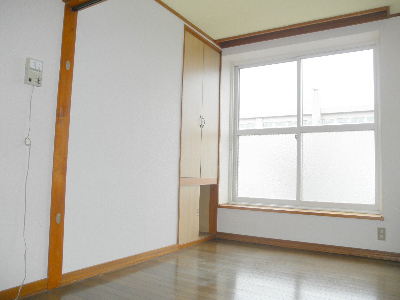 Other room space. It is a popular all-Western-style type of room