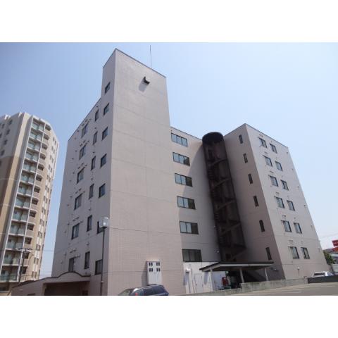 Building appearance. Elevator is also available Ease!