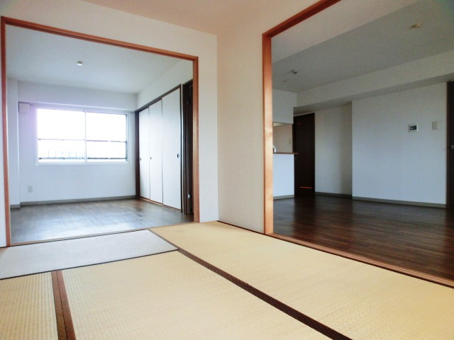 Other room space. Beautiful Japanese-style room