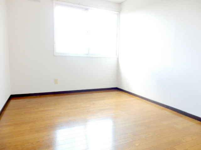 Other room space. It is a popular all-Western-style type of room