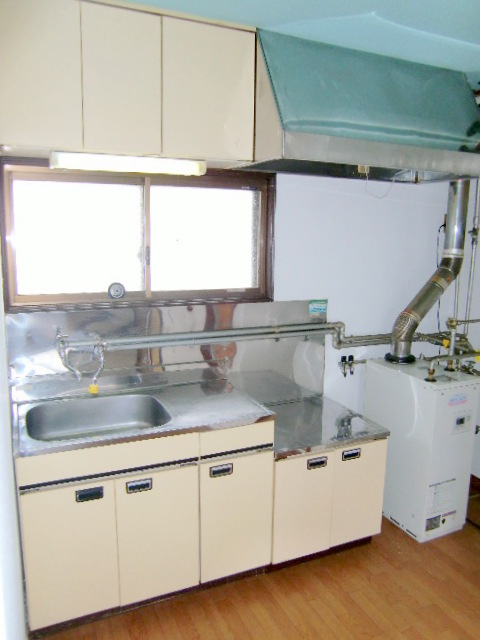 Kitchen. It is beautifully cleaning being completed