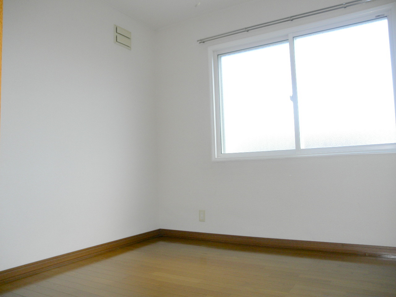 Other room space. It is a popular all-Western-style type of room