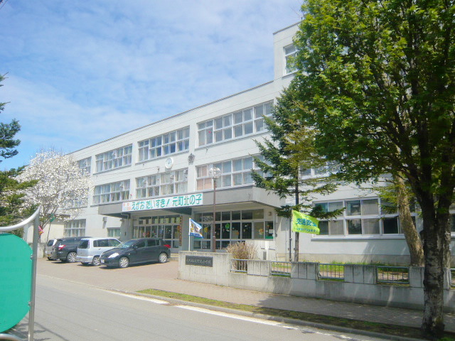 Primary school. 454m to Sapporo Municipal Motomachi north elementary school (elementary school)