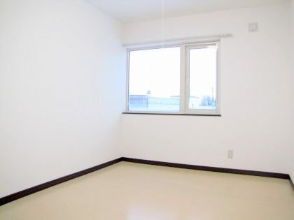 Other room space. It is a popular all-Western-style type of room