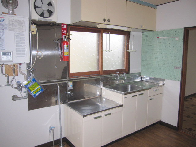 Kitchen. Easy-to-use kitchen of the family-friendly! !