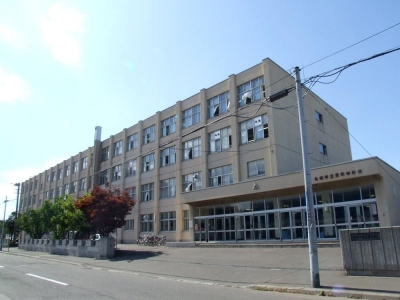 Junior high school. 830m to Sapporo Municipal Motomachi junior high school (junior high school)