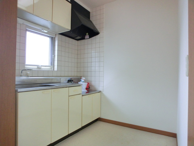 Kitchen. Window with independent kitchen