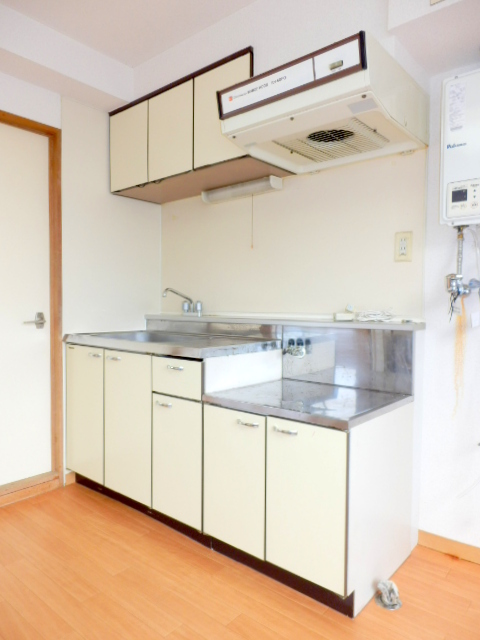 Kitchen. It is beautifully cleaning being completed