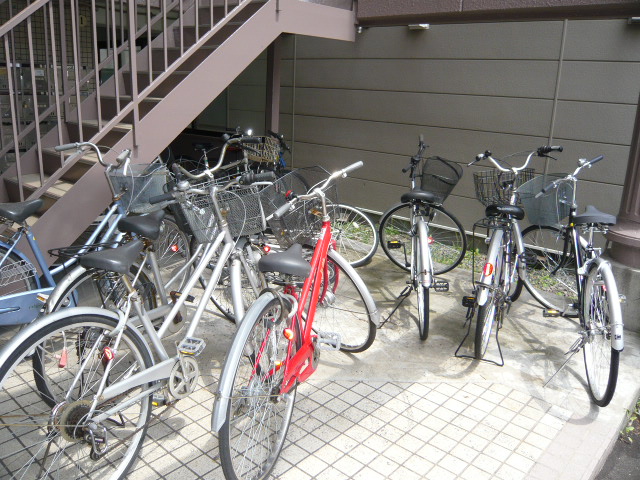 Other common areas. Glad bicycle parking lot in the single people