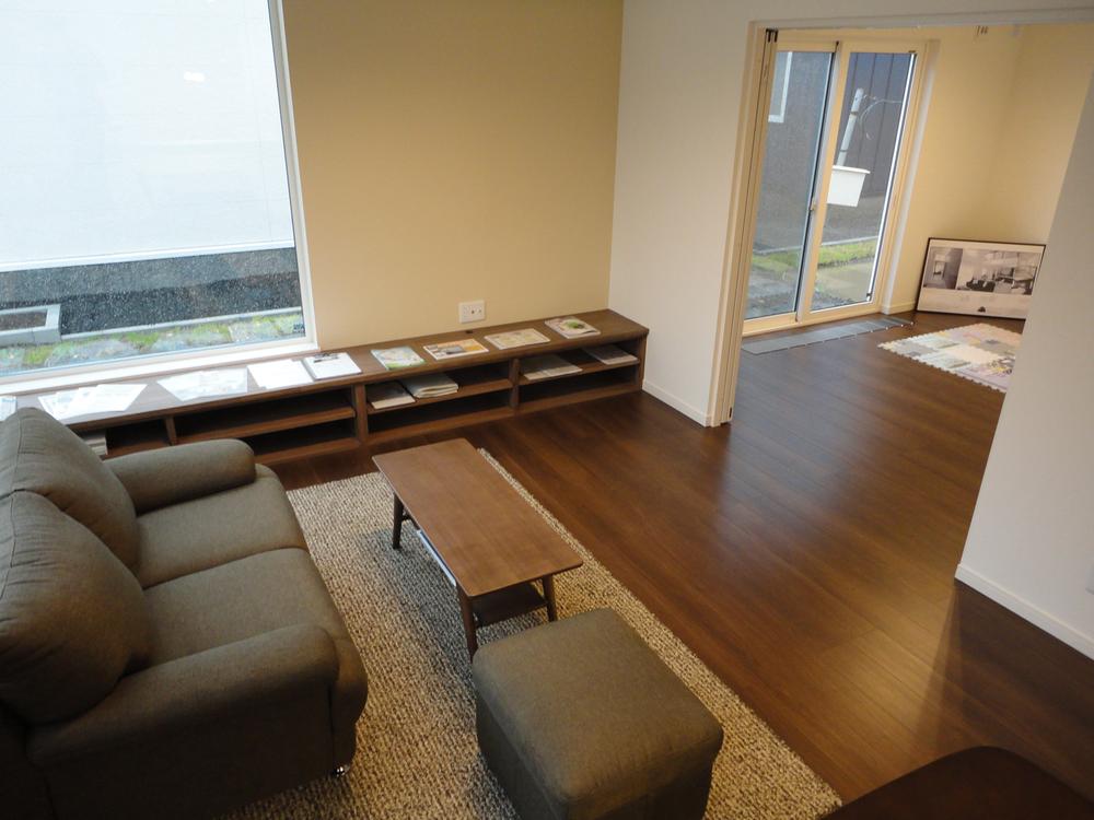 Living. Also equipped 6 Pledge of Western-style can also be used as a guest room in the back.