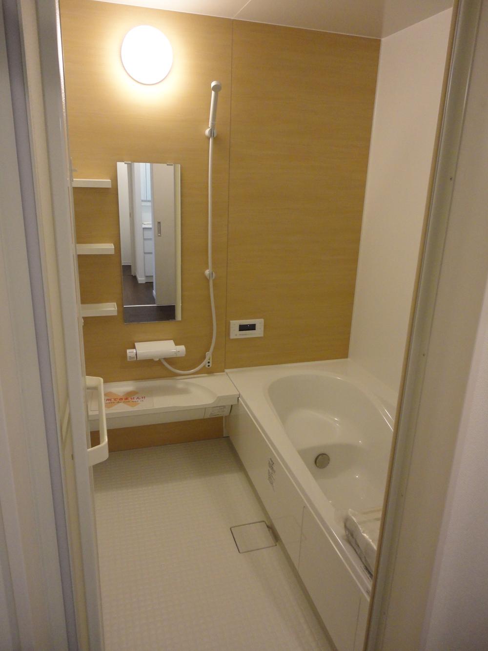 Bathroom. Spacious bathtub of 1 pyeong type.