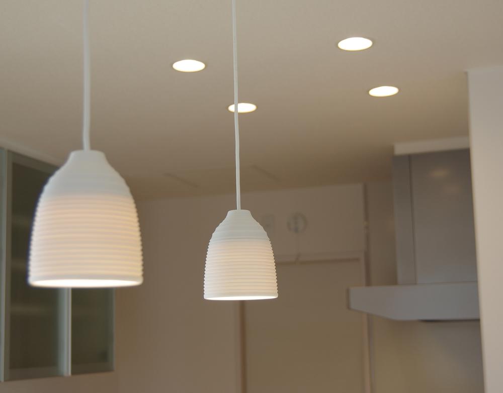 Kitchen. Lighting that shines bright and the room (No. 10 locations)