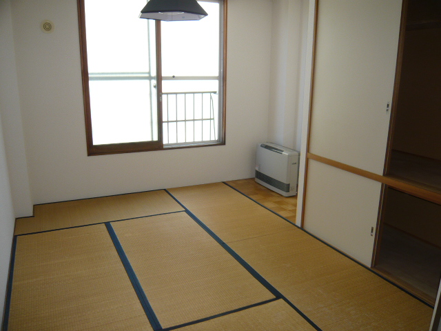 Other room space. Japanese-style rooms are calm (* ^^)