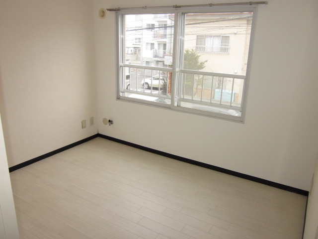 Other room space. Sunny apartment (* ^ _ ^ *)