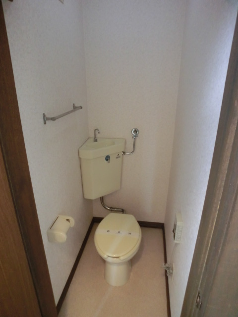 Toilet.  ※ Photo is a thing of another in Room. 