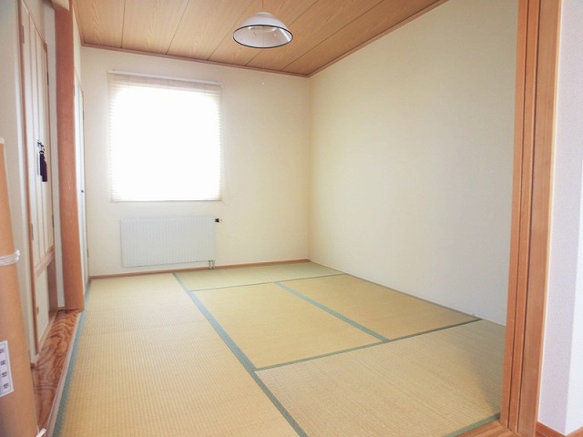 Living and room. Next to the Japanese-style living room!