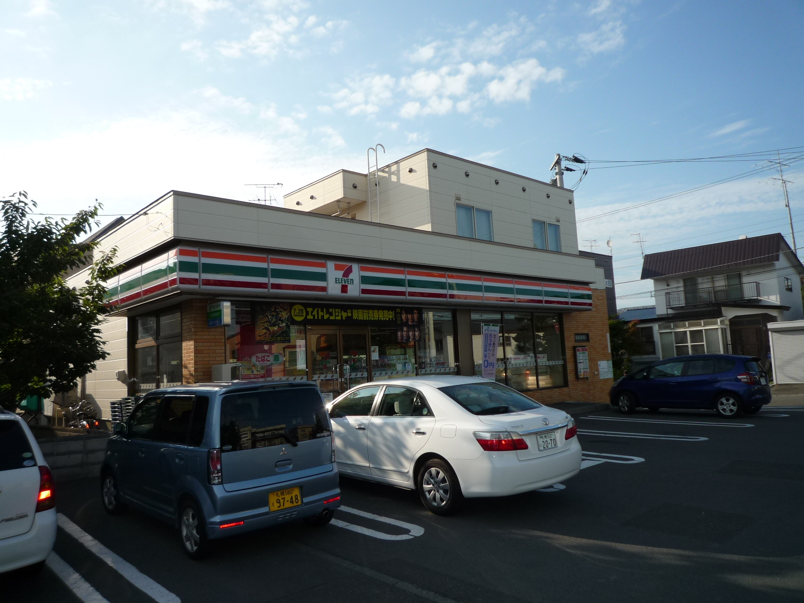 Convenience store. Seven-Eleven Sapporo colonization Article 3 store up (convenience store) 529m