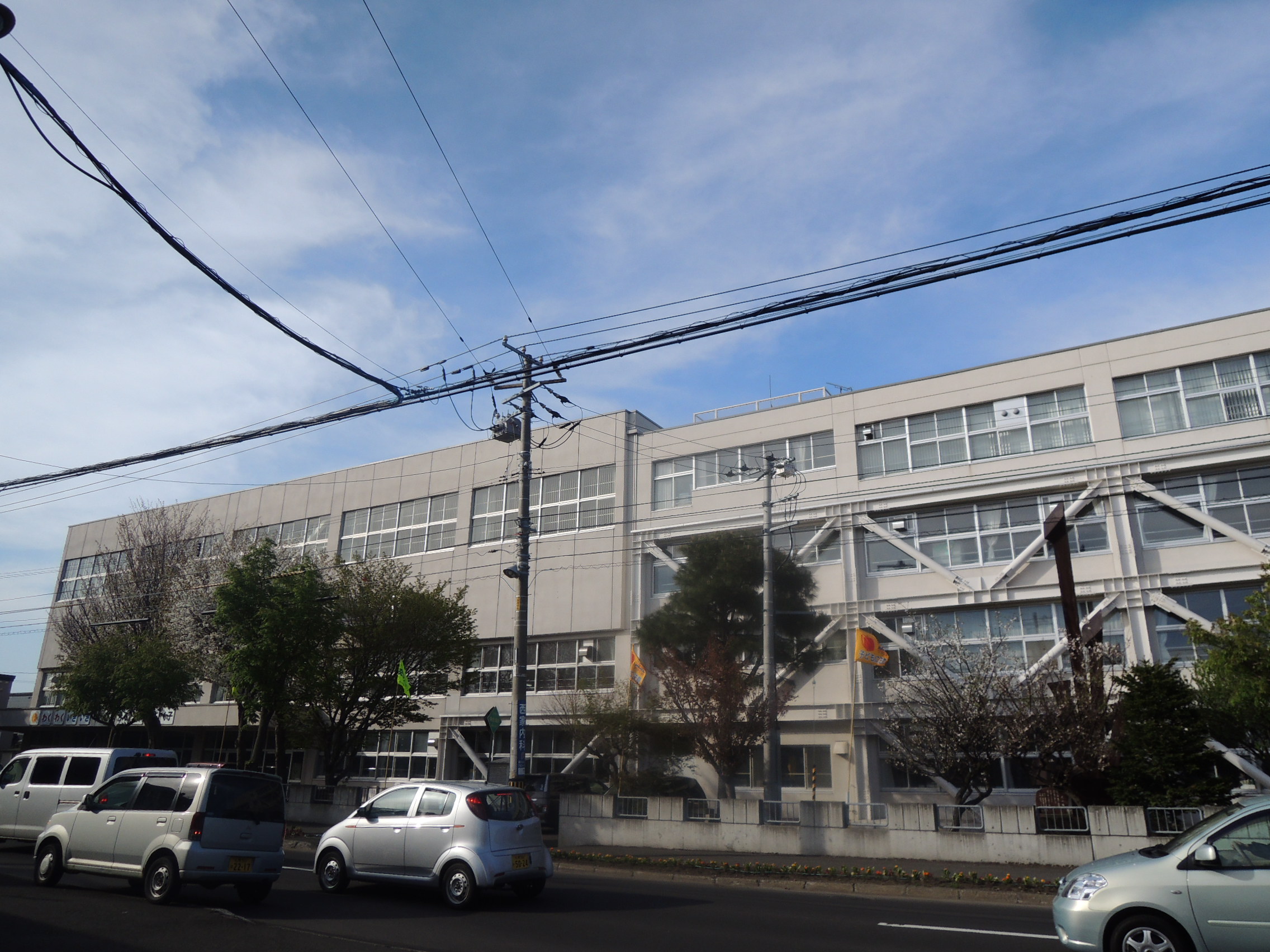 Primary school. 488m to Sapporo Municipal Wako elementary school (elementary school)