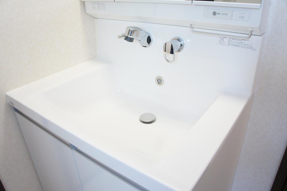 Other Equipment. Easy to clean basin is in an integrated