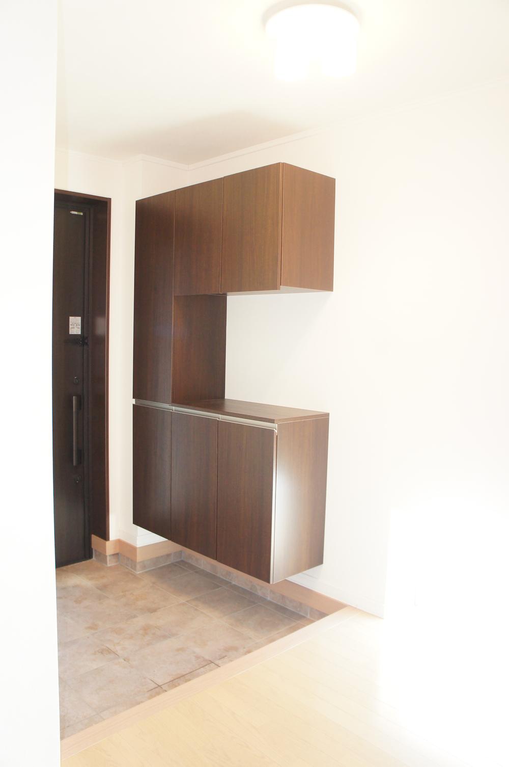 Entrance. Spacious entrance