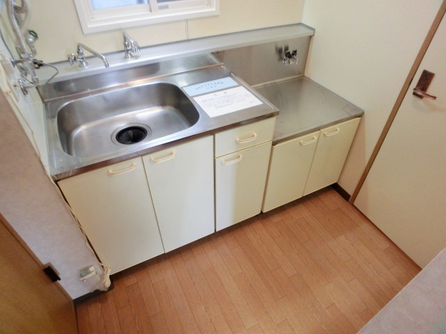 Kitchen. It is very polite landlord. It is also clean kitchen