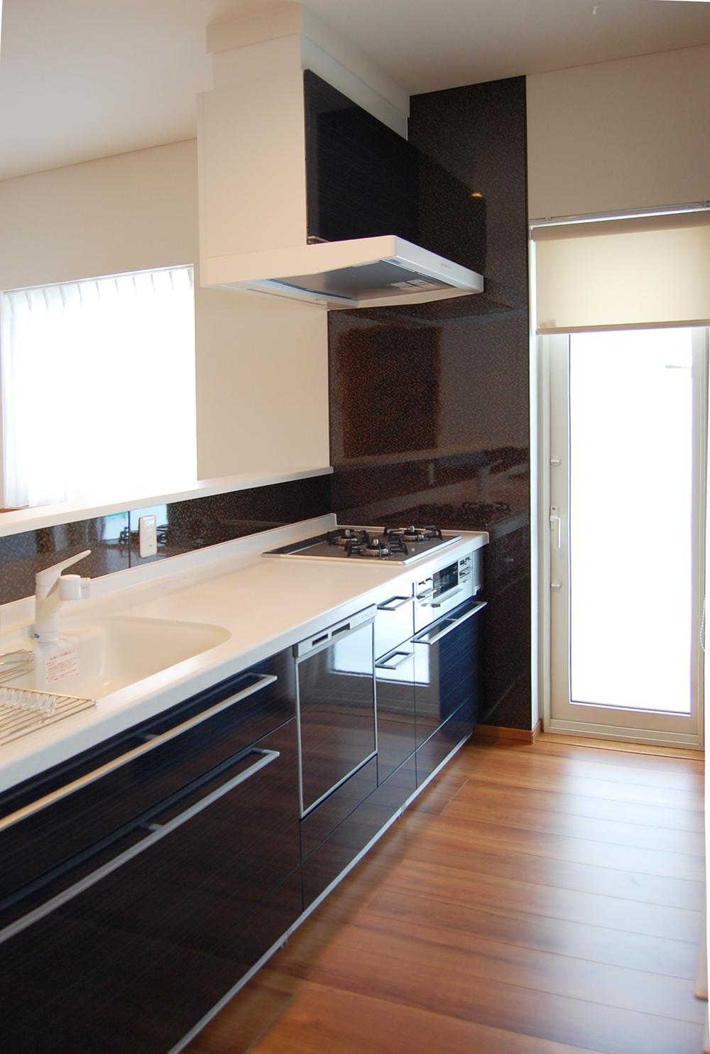 Kitchen. Because not provided with a wall before the kitchen, Dining and living room, Also as the line of sight to the free room