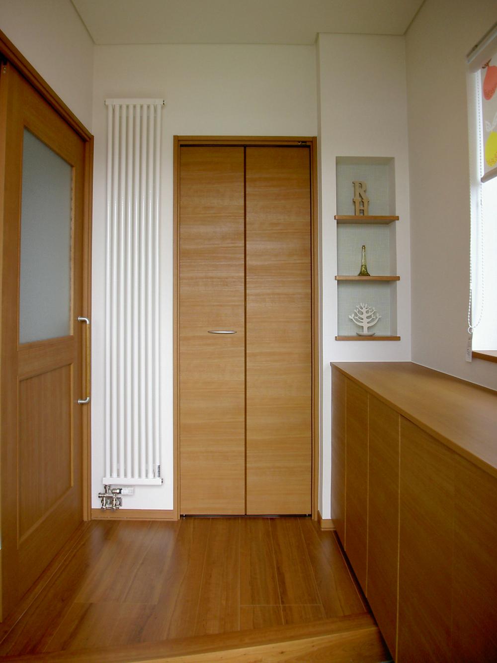 Entrance. Wide entrance storage and, Entrance having a functional closet can hold clothes