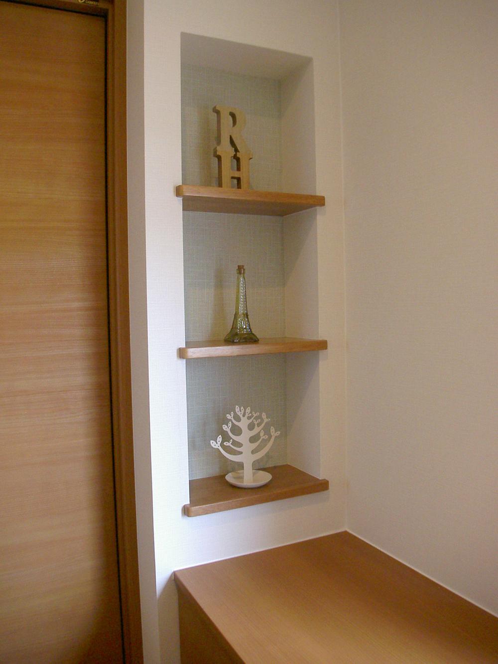 Entrance. With niche decorate small items in the front door