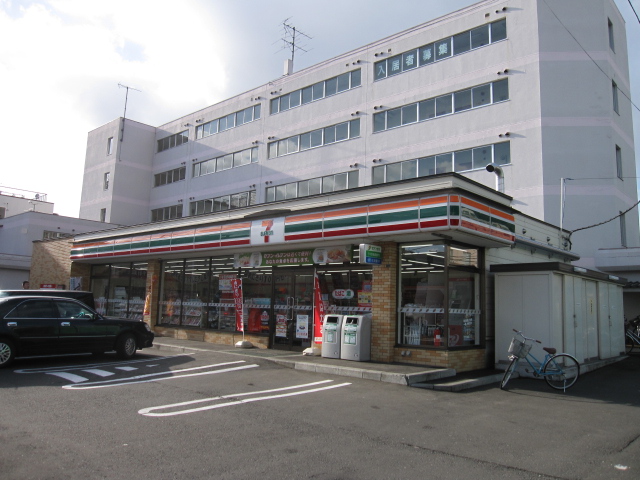 Convenience store. Seven-Eleven Sapporo Kita Article 28 store up to (convenience store) 179m