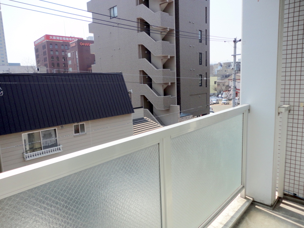 Balcony. View is also good ☆ 