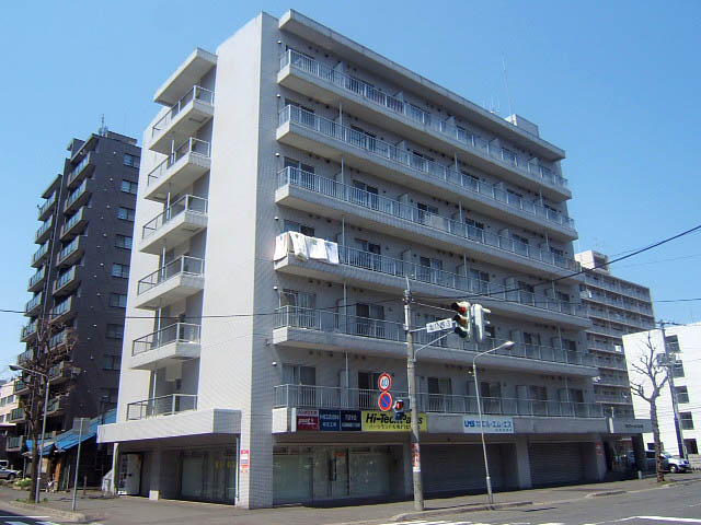 Building appearance. Seven-story condominium ☆ 