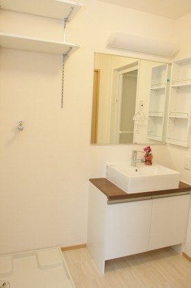 Washroom. Equipped with easy-to-use Shandore! ! 